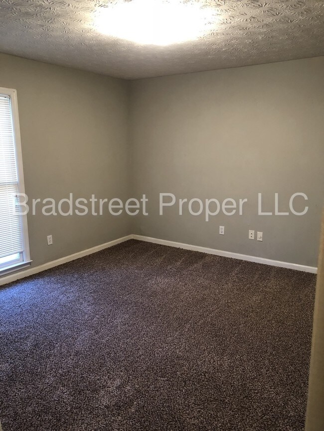 Building Photo - Cute 3 bedroom!