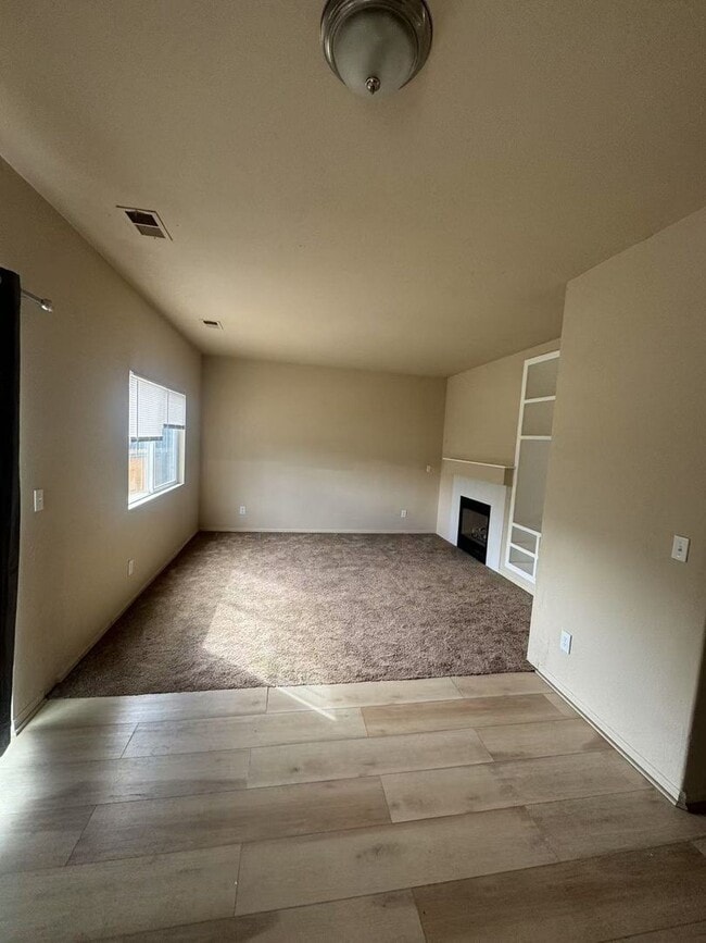 Building Photo - 3 Bed Single Family Home in Aurora