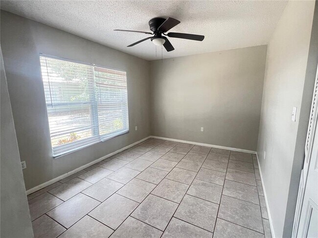 Building Photo - 908 Castle Way