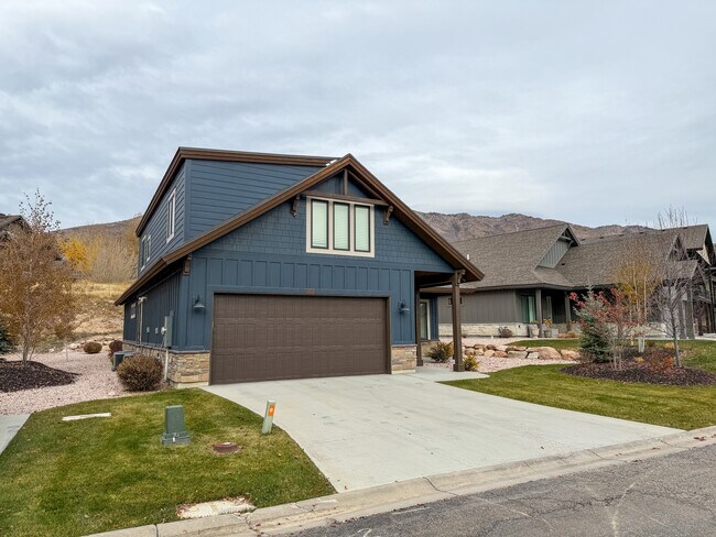 Foto del edificio - 5979 E Big Horn Pkwy