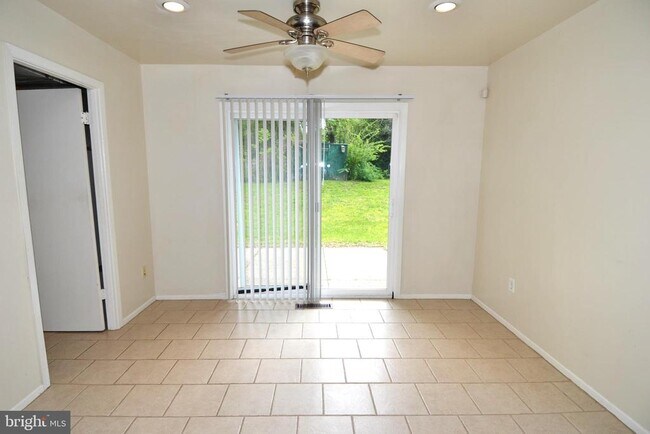 Foto del edificio - 3717 Irongate Ln