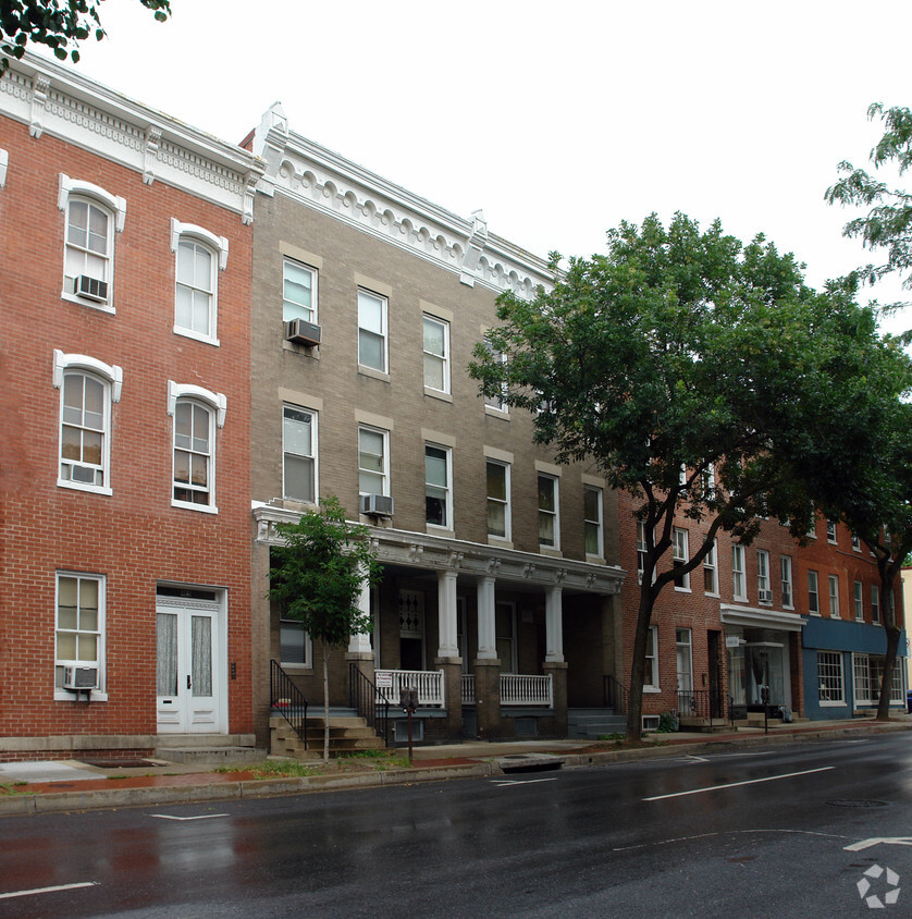 Building Photo - 427-429 N Market St