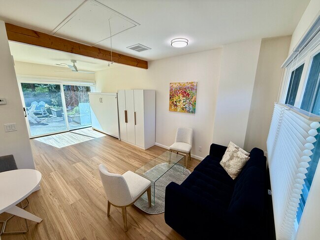 Foto del edificio - 81 Angela Ave