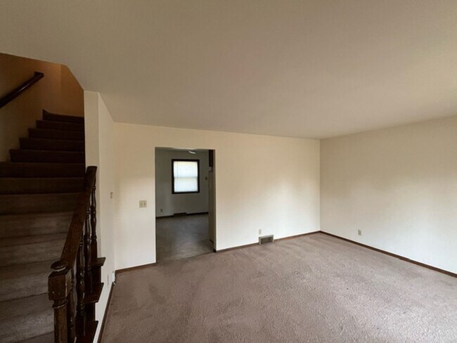 Foto del edificio - 605-607 Margate Drive