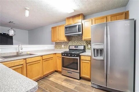 Foto del edificio - 5563 Windfall Ln