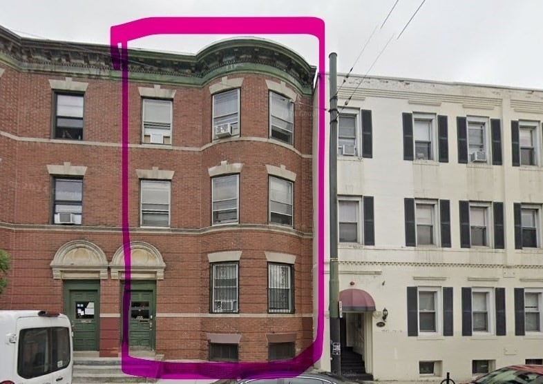 Primary Photo - 884 Huntington Ave
