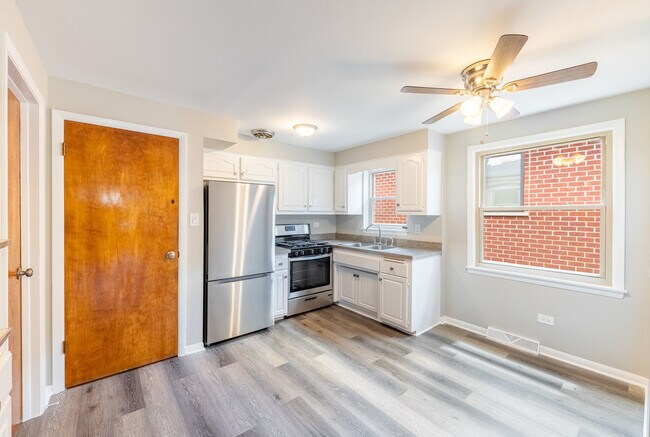 Foto del edificio - 8533 Massasoit Ave