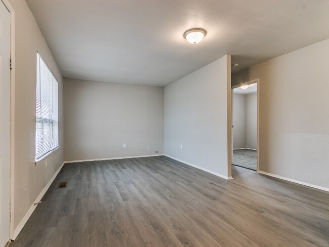 Foto del edificio - 912 NW 24th St