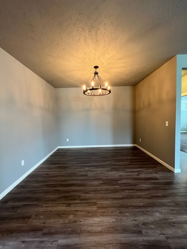 Foto del edificio - 3803 Providence Ln