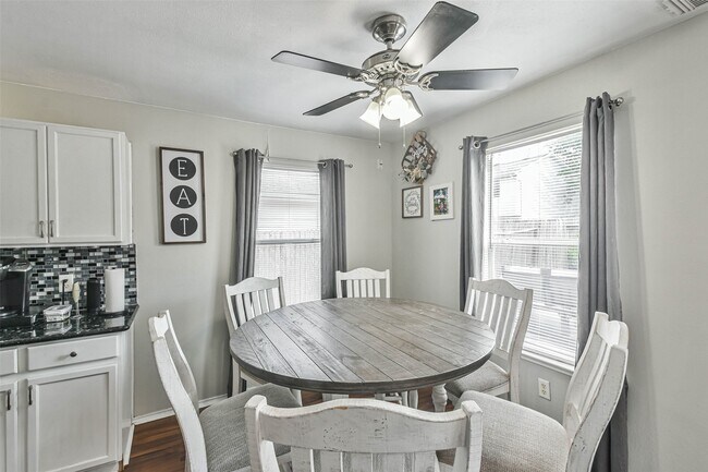 Foto del edificio - 11735 Pebble Sands Dr