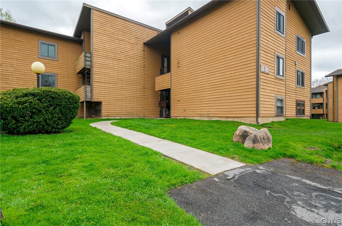 525 Village Blvd N, Baldwinsville, NY 13027 Condo for Rent in Baldwinsville, NY
