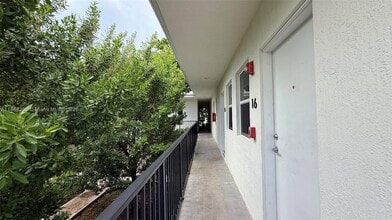 Building Photo - 1710 NW 1st Ct