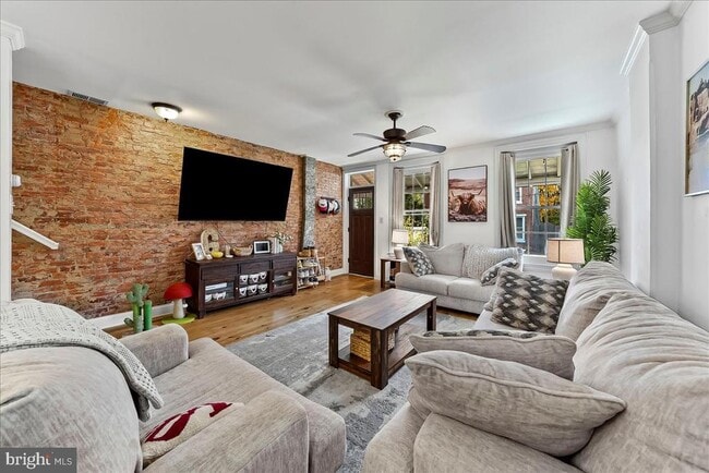 Foto del edificio - 131 E Union St