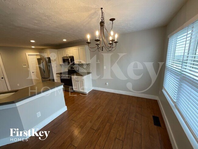 Foto del edificio - 671 McCormick Ln