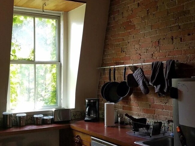 Foto del edificio - 102 Ellery St