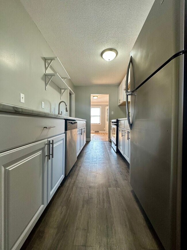 Building Photo - Beautiful 4 bedroom house in St. Paul!!