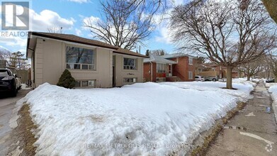 Building Photo - 16 Perivale Crescent