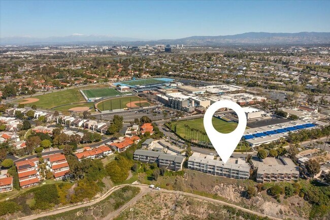 Foto del edificio - 745 Domingo Dr