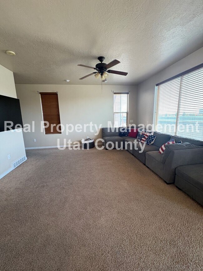 Foto del edificio - Townhome in Saratoga Springs