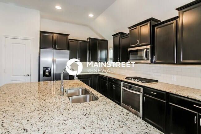 Foto del edificio - 3 Bedroom Pet-Friendly Home in Denton, TX with Main Street Renewal