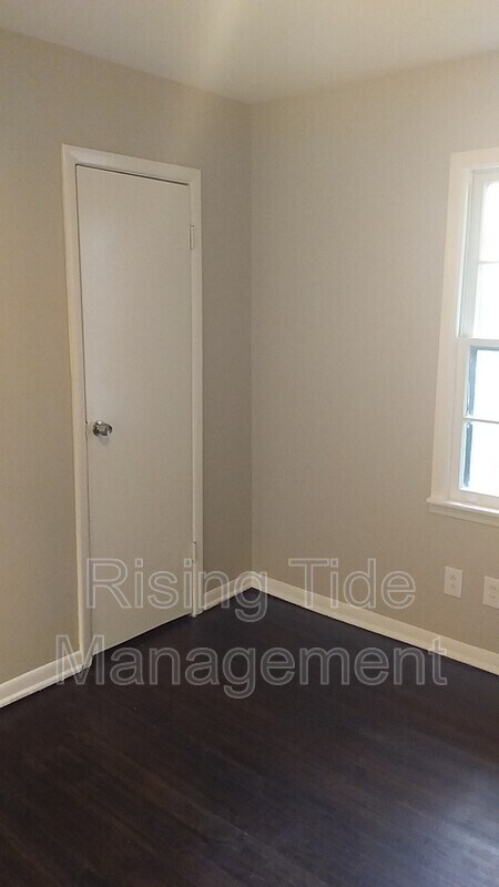 Foto del edificio - 1854 Edgehill Dr