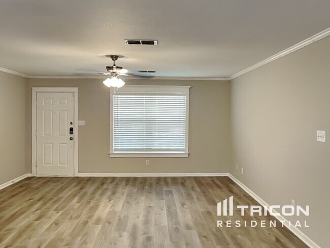 Foto del edificio - 1575 Wildflower Dr