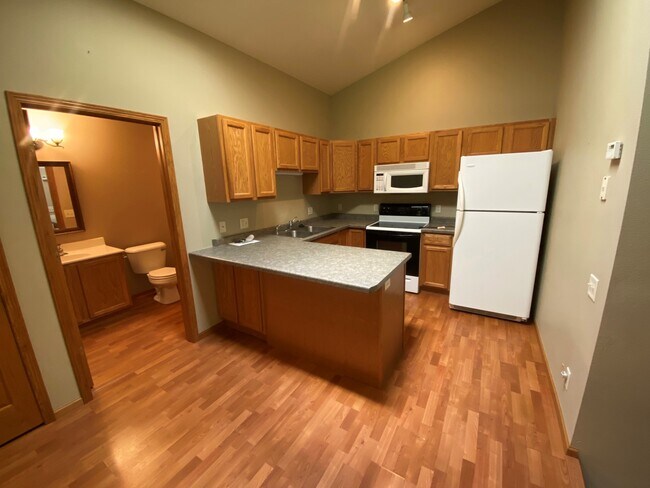 Building Photo - 1710 Menomonie St