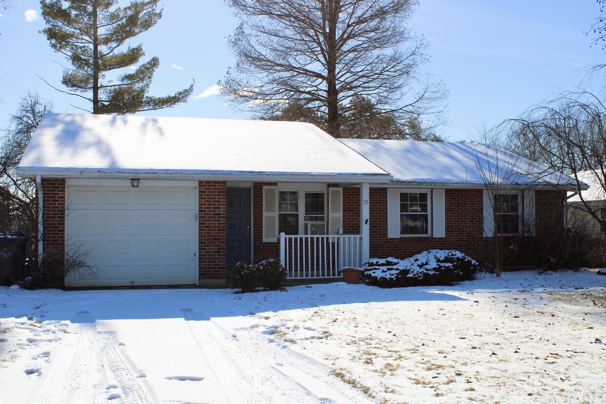 Primary Photo - 29 Desales Ave