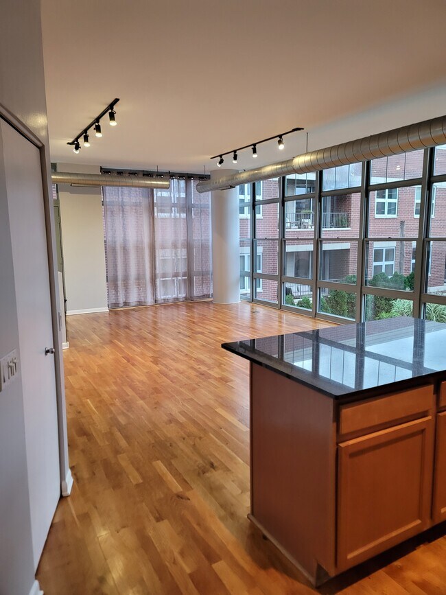 Foto del edificio - 1200 W Monroe St