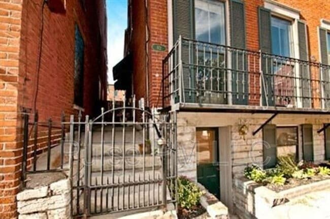 Building Photo - 112 E 5th St