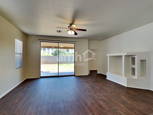 Foto del edificio - 10459 E Flossmoor Avenue