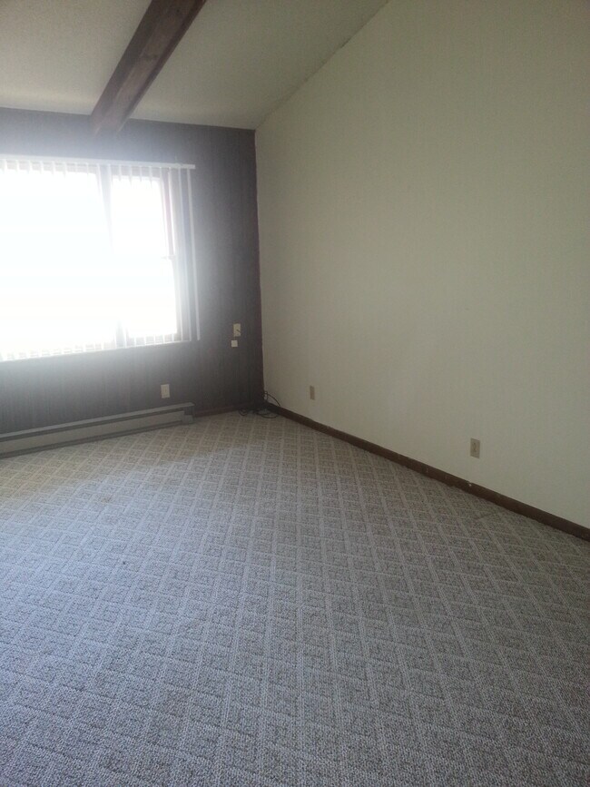 Building Photo - 168 Highlander Dr