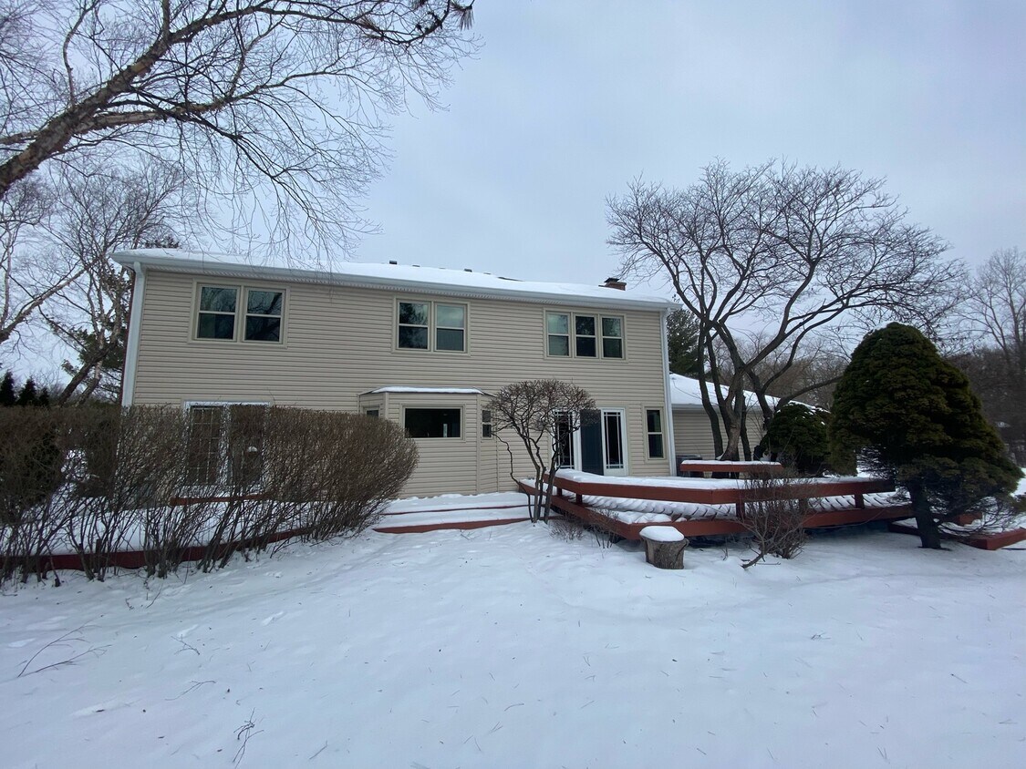 Foto del edificio - 1751 White Fence Ln