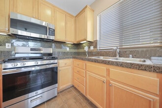 Building Photo - 82630 Redford Way