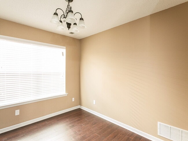 Building Photo - 7281 Green Ash Dr