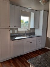 Building Photo - 3200 Rock Point Ct