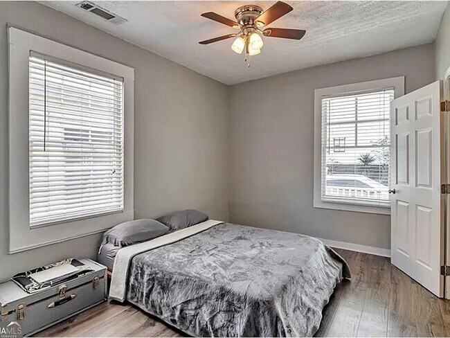 Foto del edificio - 506 Old Wheat St NE