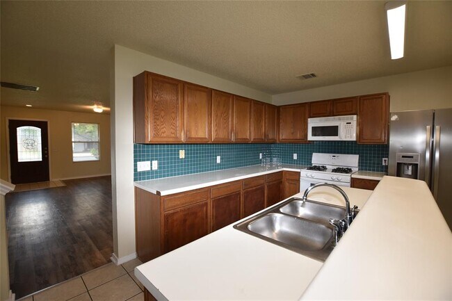 Foto del edificio - 9707 Copper Creek Dr