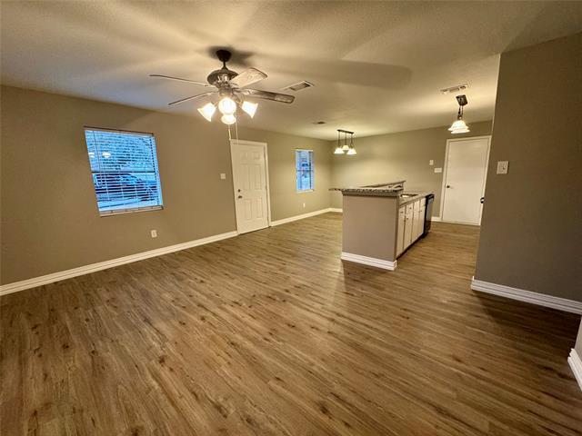 Building Photo - 633 Cumberland Dr