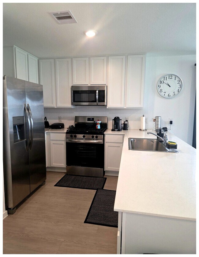 Building Photo - 3323 Silvery Bryum Dr