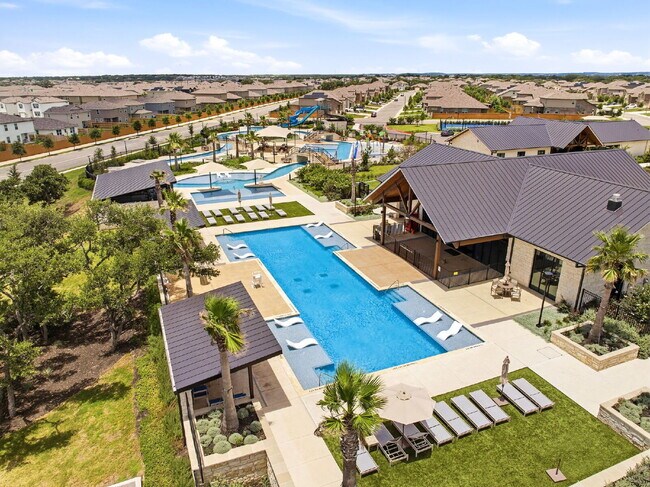 Foto del edificio - RESORT STYLE AMENITIES!! Multiple Pools. Lazy River. Splash Pad and Water Slides. Fitness Center....