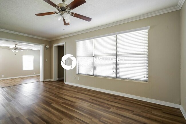 Building Photo - 3 Bedroom Pet-Friendly Home in Jacksonvill...
