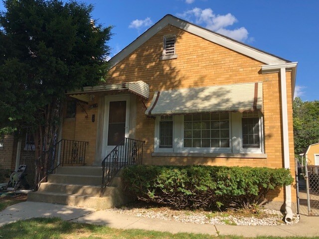 Front - 4053 N Plainfield Ave