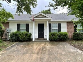 Building Photo - 4463 Belair Dr