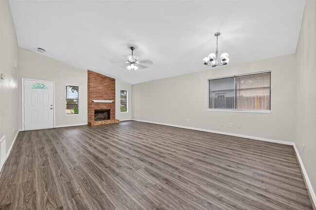Foto del edificio - 22803 Carter Moir Ln