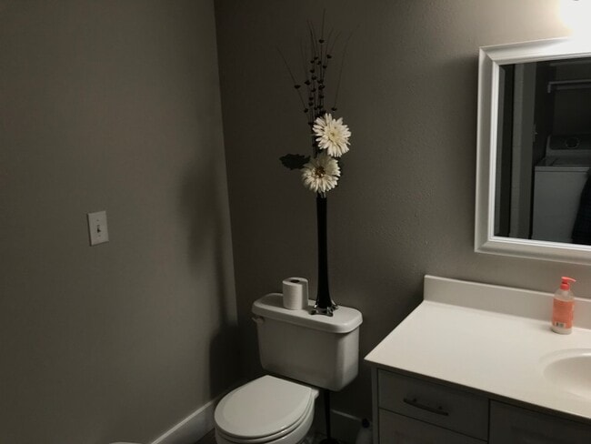 Building Photo - 3350 Rexford Pl