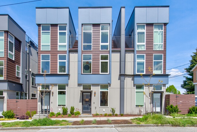 Photo - 710 McGraw St Townhome