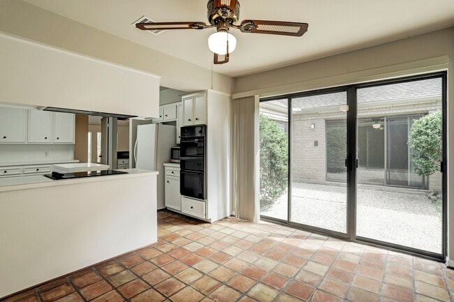 Building Photo - 15614 Whitewater Ln