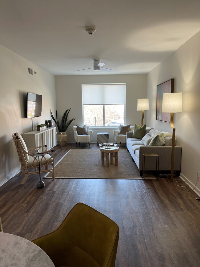 Building Photo - Vista Lofts