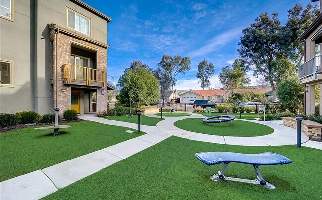 Foto del edificio - 2415 Stearman Ct
